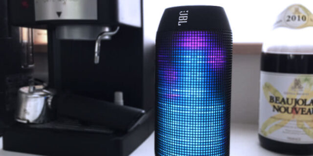 イルミネーションが光るスピーカーでハロウィンパーティーを楽しもう