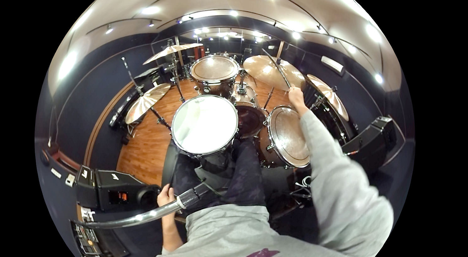RICOH THETA SCレビュー】360度の写真や動画が撮影できるカメラ RICOH THETA SCレビュー】360度の写真や動画が撮影できるカメラ